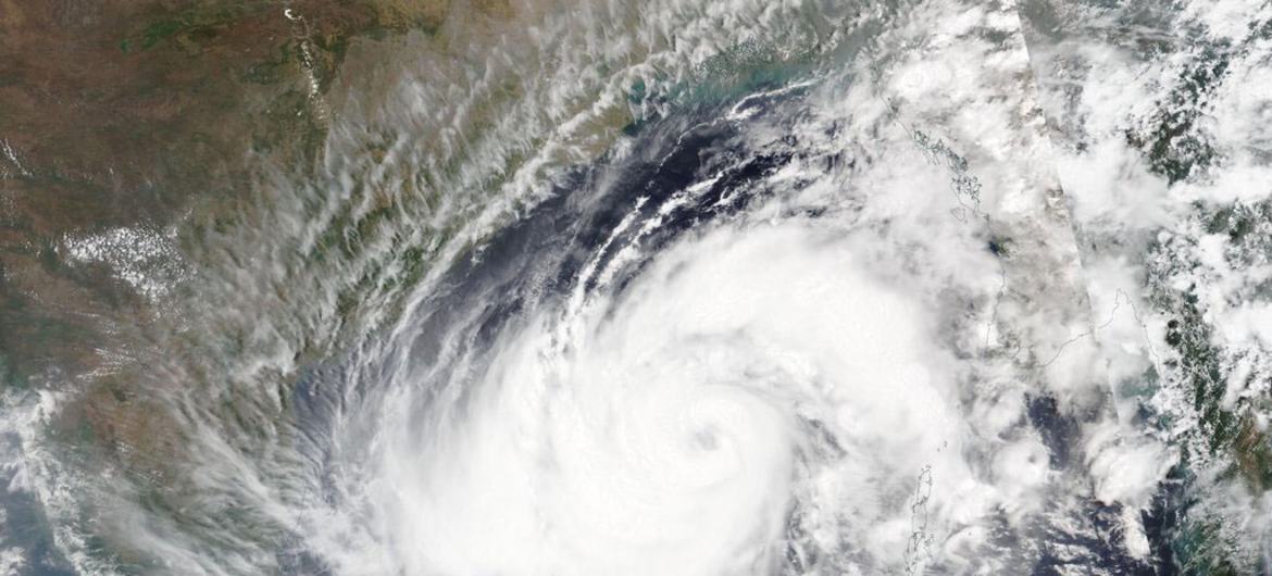 تصاویر ماهواره ای از طوفان موکا در روز جمعه.